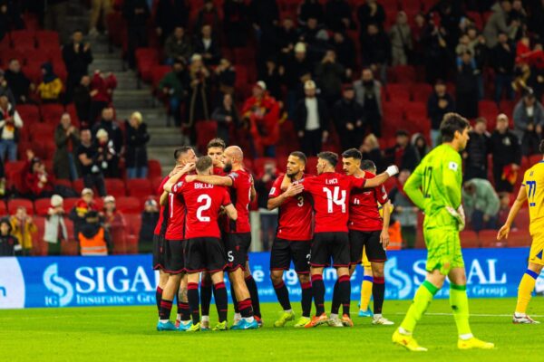 Vetëm 13 lojtarë dinë si shënohet, Shqipëria shkon në Poloni me gjysmën e golave të Levandovskit