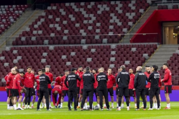 “Kuqezinjtë” gati për fitore në Varshavë