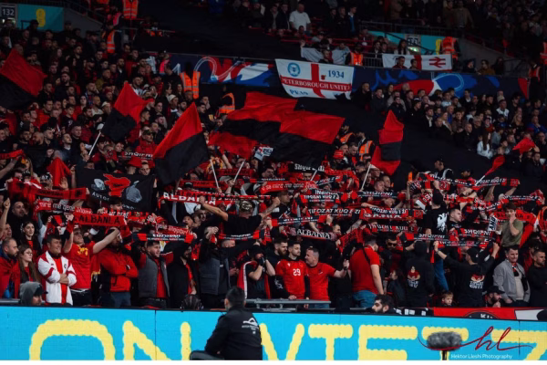 Tifozat Kuq e Zi reagojnë pasi mbeten pa bileta për ndeshjen ndaj Polonisë 