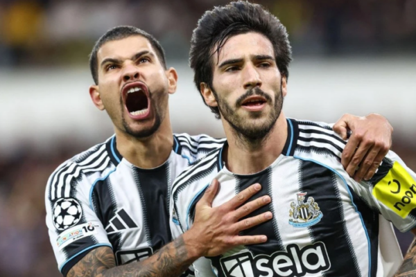 Ndryshimet e mëdha në mesfushë, Man Utd i nis negociatat me yllin e Newcastle