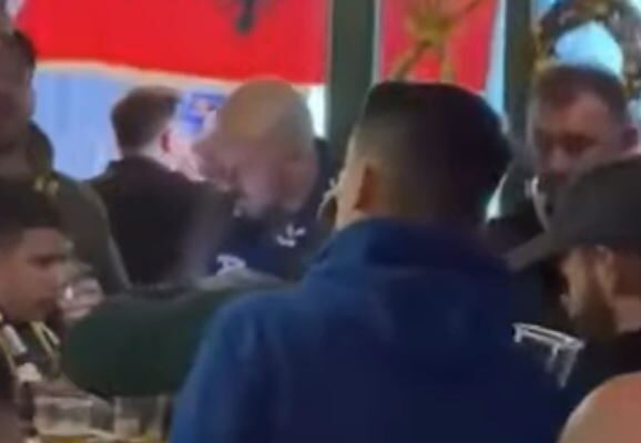 “UÇK, zemra e Kosovës”, tifozët shqiptarë i japin zë Bratisllavës para ndeshjes me Sllovakinë