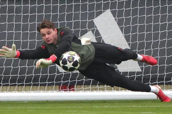 Champions League/ Urbig rikthehet në kohë, Bayern pret Atalanta-n me historinë në favor!