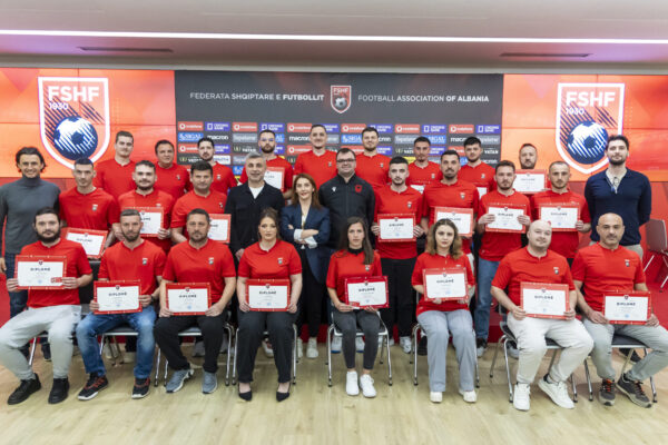 FSHF diplomon 24 video-analistë të rinj, mes tyre edhe 3 vajza