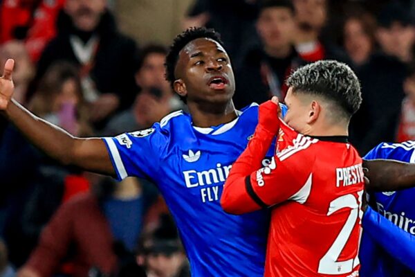 Racizmi ndaj Vinicius në Champions, UEFA gjobit Benfikën dhe i mbyll një pjesë të stadiumit