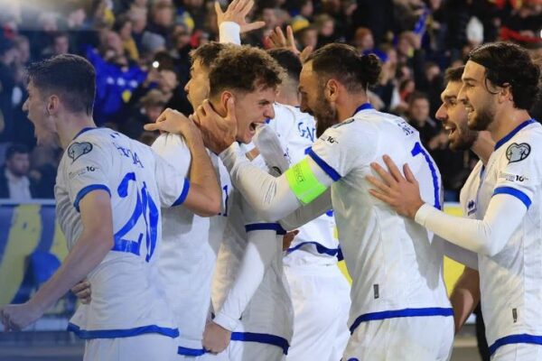 Me këto fanella djemtë e Kosovës zbresin sot në fushën e Sllovakisë