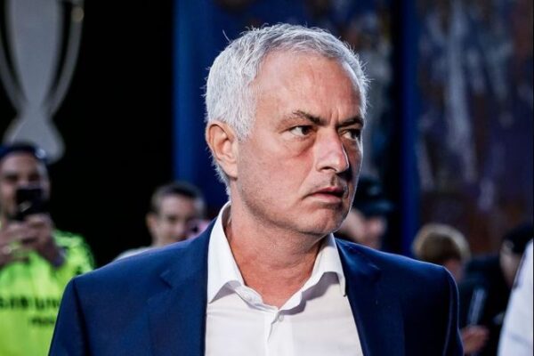 Jose Mourinho kandidati kryesor për stolin e Real Madridit