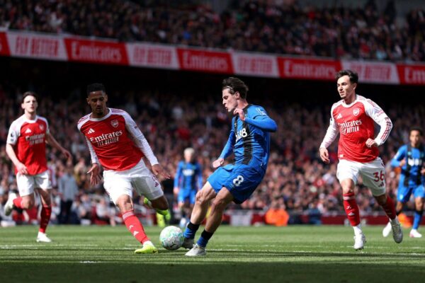 Arsenali pëson humbje surprizë 2-1 ndaj Bournemouth-Mbetet ende lider në Premier League