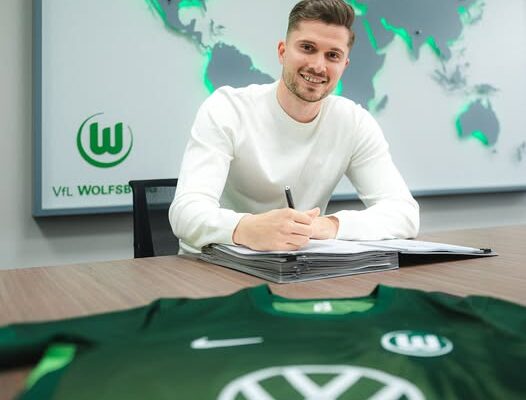 Elvis Rexhbeçaj rikthehet te Wolfsburgu pas katër vitesh