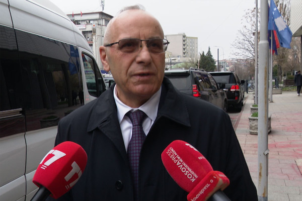 ​Ademi mesazh shtetit: Stadiumi është urgjencë kombëtare