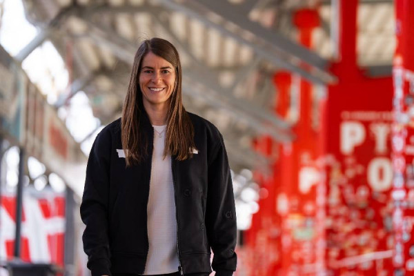 ​Marie-Louise Eta bën histori, gruaja e parë që drejton një ekip në Bundesligë