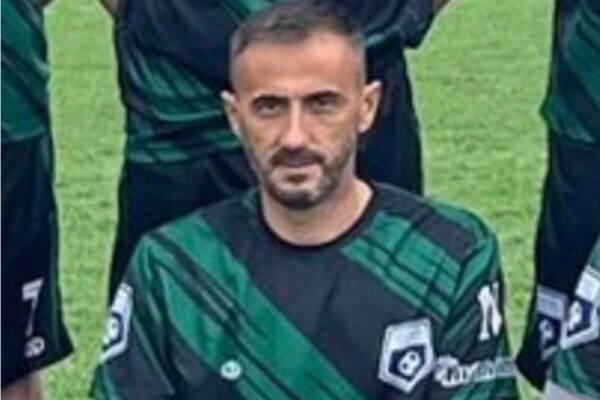 U rrëzua në fushë dhe nuk u ngrit më, futbollisti kosovar ndahet nga jeta në mënyrë tragjike