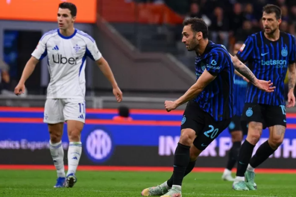 Kupa e Italisë/Interi në finale, Calhanoglu udhëheq rikthimin e zikaltërve kundër Comos