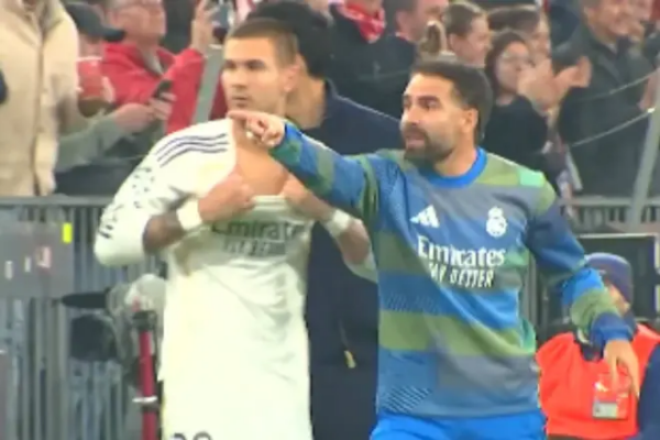 Carvajal shpë*then dhe fajëson arbitrin për eliminimin e Realit: Është faji yt, dreq…