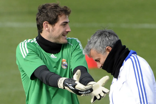 Reagimi i Casillas për rikthimin e Mourinhos te Real Madridi e “armiqëson” me tifozët