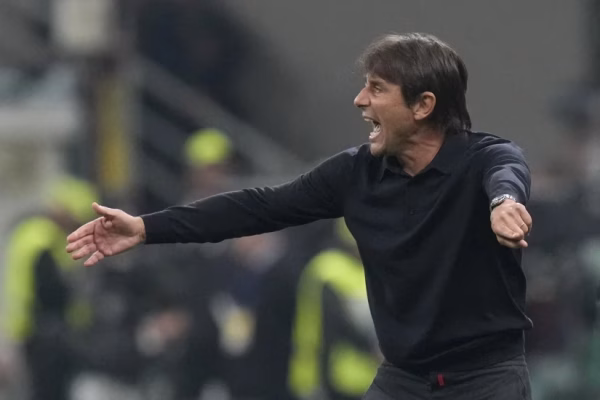 Conte paraqet kandidaturë për përzgjedhës të Italisë