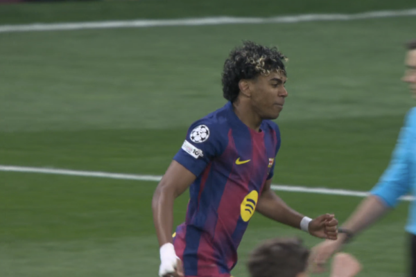 CHAMPIONS LIVE: Nis vrullshëm supersfida në “Metropolitano”, Yamal hesht stadiumin (video)