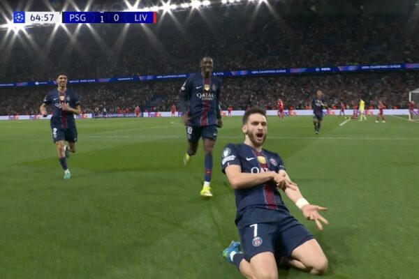 Liverpoolit ‘i humb rruga’ – Parisi ia shënon edhe golin e dytë