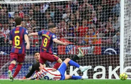 Goli i Muriqit motivon Barçën, e mposhtin Atleticon dhe i ikën Realit për 7 pikë