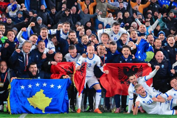 Renditja e fundit e FIFA-s: Kosova po i afrohet Shqipërisë, kuqezinjtë humbin një vend