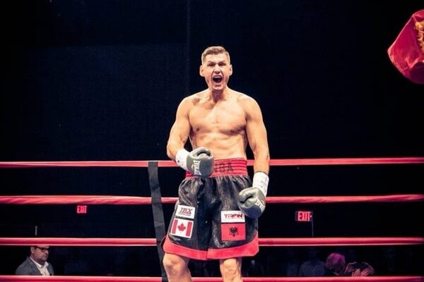 Boks/ Shqiptari Kristian Prenga sfidon Anthony Joshua në ring