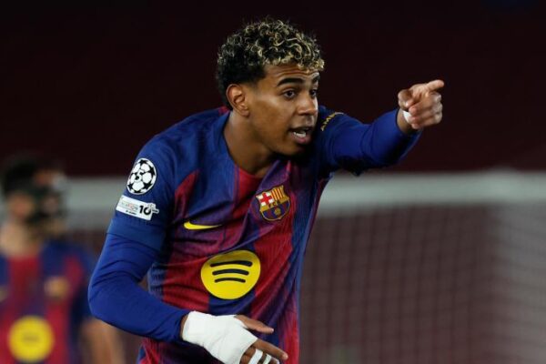 Lamine Yamal i kërkon Barcelonës të blejë sulmuesin e tij të preferuar