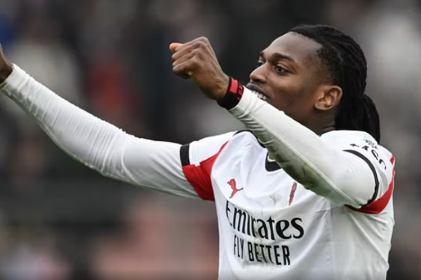 “Prioriteti i Leaos është “diçka” tjetër përveç futbollit. E ka mendjen te sfilatat e modës dhe te regjistrimi i këngëve”