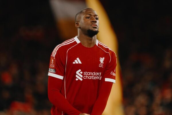 Konaté polemik me PSG-në, mbrojtësi: Uroj që edhe ne të kemi mundësi të shtyjmë ndeshjet në Premier League!