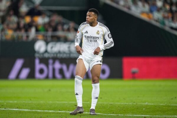 Lëndimi i Mbappes në ndeshjen Betis-Real Madrid ngre shqetësim tek Franca