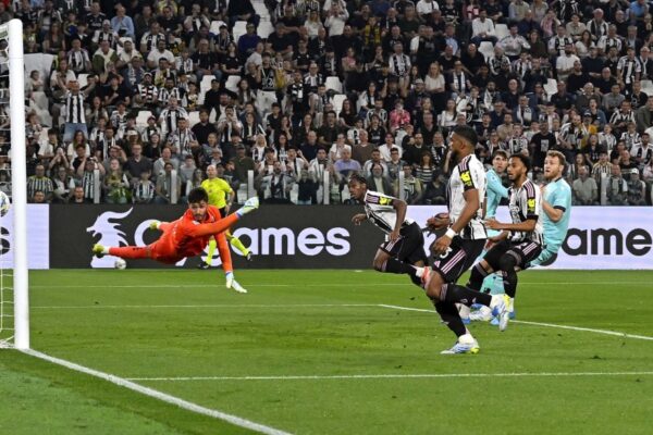 Juventus dominon plotësisht Bologna-n, vetëm një gol për pjesën e parë në “Allianz Stadium” (video)
