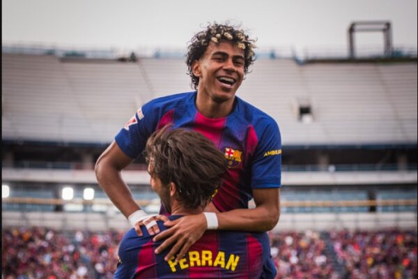 Barcelona “harron” zhgënjimin ndaj Atletico-s dhe nuk fal në derbin ndaj Espanyol. Dopietë e Ferran Torres (video)