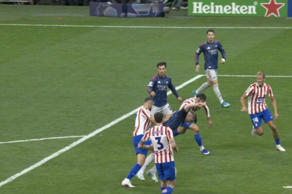 Atletico-Arsenal, pjesa e parë mbyllet në favorin e “Topçinjve”. Gyokeres tregohet i saktë nga penalltia (video)