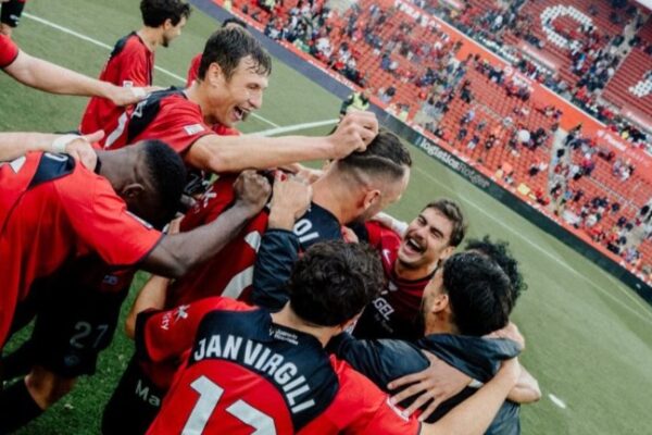 “Muriqi për Topin e Artë”, festë e madhe te Mallorca pas fitores dhe dopietës së sulmuesit dardan (video)