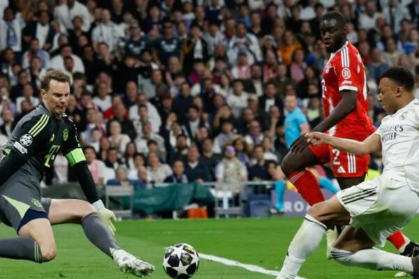 Mendy nga minuta e parë. Arbeloa nuk heq dorë nga ideja e tij. Bayern-Real M, formacionet zyrtare