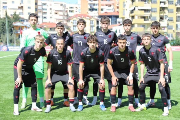 UEFA Development U-16/ Shqipëria luan ndeshjen e fundit në Tiranë, mundet nga Austria