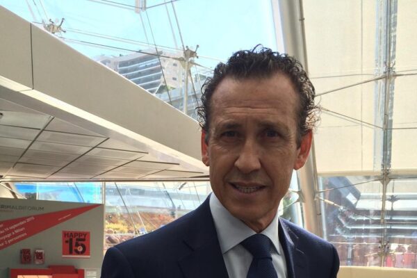 Valdano sponsorizon dy emra për trajnerë të Real Madridit: Mou është kapitull i mbyllur, Klopp ka nevojë për kohë