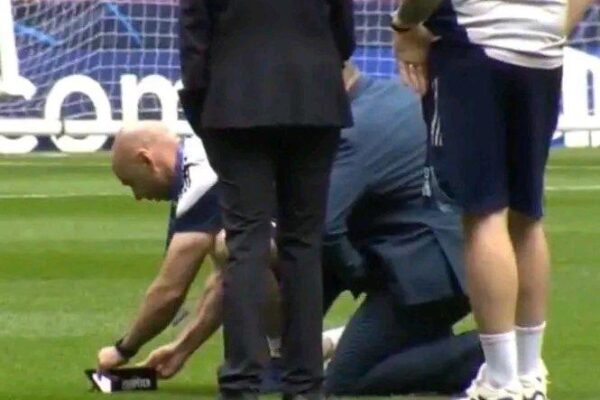 Gjatësia e barit dhe sherri për shkeljen e stemës, Atletico Madrid-Arsneal nuk mbaron kurrë