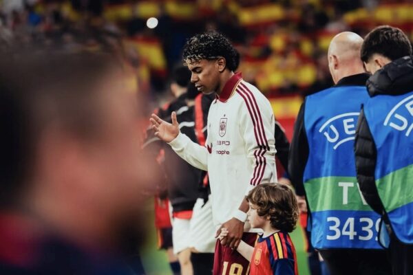 “Unë jam musliman elhamdulilah, është mungesë respekti”, reagimi i Yamal pasi tifozët spanjoll bën thirrje anti-musilmane