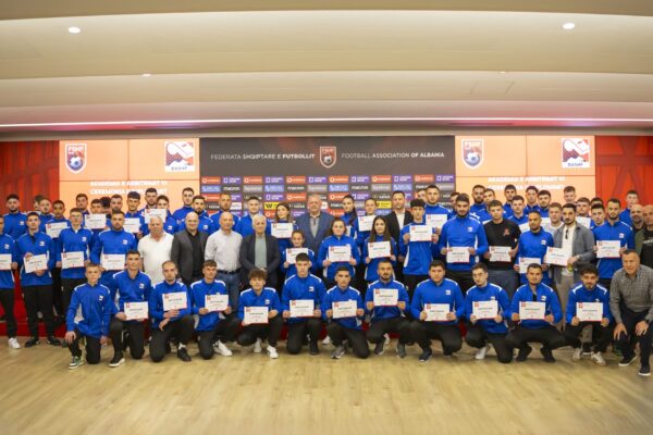 Mbyllet edicioni i 6-të i Akademisë së Arbitrimit, Duka: Rruga juaj sapo ka filluar, FSHF ju mbështet