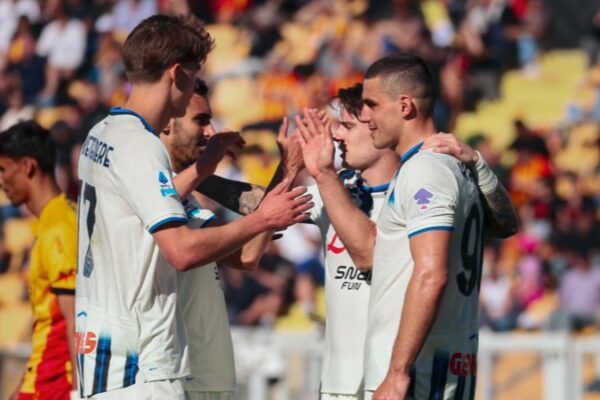 Atalanta fundos Leece-n dhe rikthehet në garë për Europën (video)