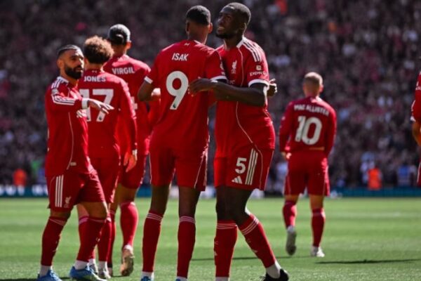 Liverpooli shënon fitore të madhe 3:1 ndaj Crystal Palace dhe afrohet tek Champions League