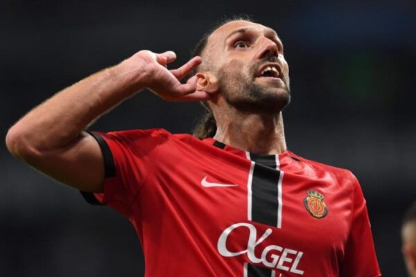 Legjenda e Shqipërisë për Vedat Muriqin: Është sulmuesi shqiptar më i miri gjatë 35 viteve të fundit!