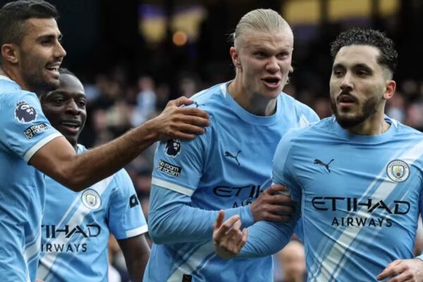 Man. City fiton “finalen” ndaj Arsenalit dhe rikthehet fuqishëm në garë për titullin kampion (video)