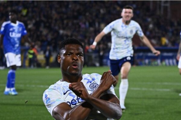 Një pjesë e dytë e çmendur… Inter bën përmbysjen e madhe ndaj Como dhe shkon i sigurt drejt titullit (video)