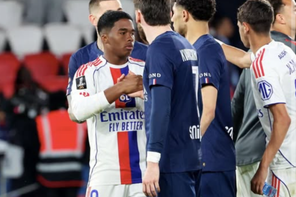 Hakimi flet për përplasjen me Endrick: Nuk ishte futbolli problemi, por sjellja ndaj tifozëve