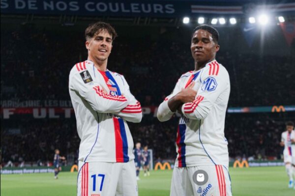 Me mendjen diku tjetër, PSG mposhtet në shtëpi nga Lyon. Endrick me gol dhe asist (video)