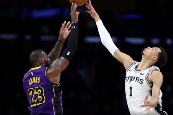 NBA/ Wembanyama në histori, i pari “Mbrojtës i vitit” që zgjidhet me unanimitet