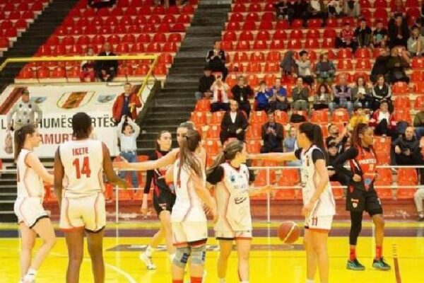 Basketboll vajza/ Flamurtari mposht Partizanin në “Asllan Rusi”, titulli kampion një fitore larg