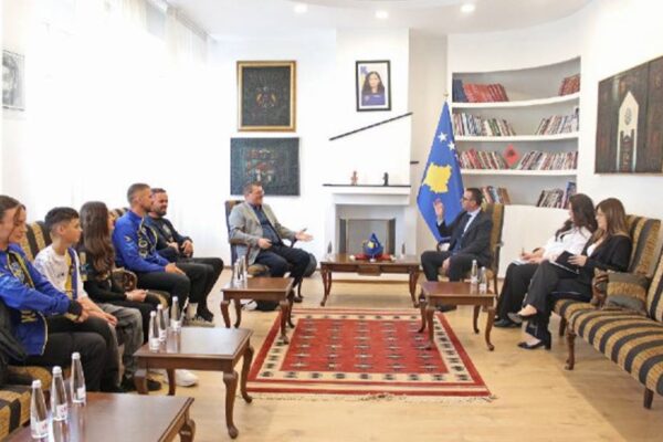 Gashani zhvillon takim me përfaqësuesit e Federatës Aeronautike të Kosovës