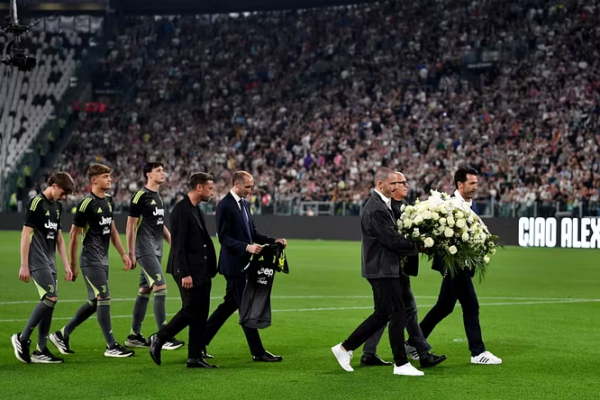 Juve kujton Manninger: “Përgjithmonë me ne”. Fanella e austriakut në dhomat e zhveshjes