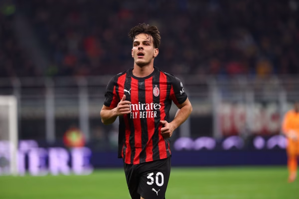 Jashari largohet nga Milani, Juventusi e monitoron